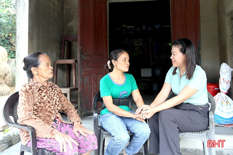 Với chị Thủy, chị Hiền là ân nhân. bqbht_br_b2.jpg