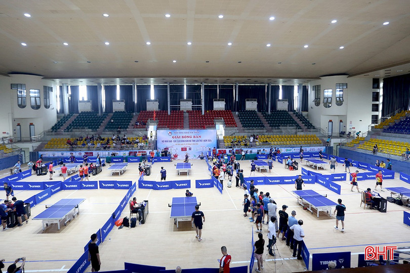 Giải Bóng bàn Hội Nhà báo - các CLB Hà Tĩnh lần thứ I năm 2024 thu hút đông đảo VĐV tham gia tranh tài. a1.jpg