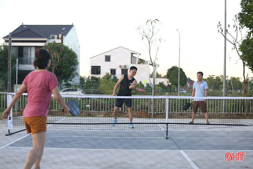 Một số khu dân cư đã bỏ tiền để xây dựng sân chơi Pickleball. a3 (1).JPG