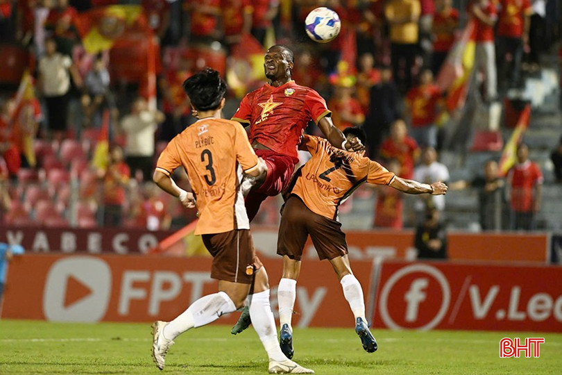 HAGL chấp nhận trận thua 0-1 trước Hồng Lĩnh Hà Tĩnh. bqbht_br_bn2.jpg