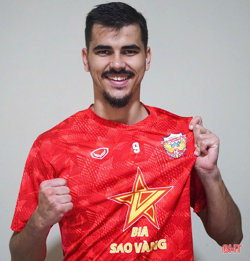Yevgeniy Serdyuk gia nhập Hồng Lĩnh Hà Tĩnh. bqbht_br_z6881464178935-7dd85ed88fcbcf6415c37e23e3fa3c28.jpg