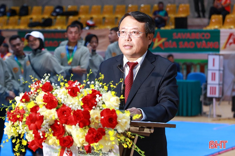 Phó Chủ tịch UBND tỉnh Dương Tất Thắng, Trưởng ban Chỉ đạo, Trưởng ban Tổ chức giải phát biểu khai mạc. bqbht_br_a44.jpg