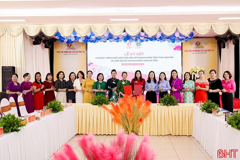 Nữ doanh nhân Hà Tĩnh - Thái Nguyên ký kết biên bản ghi nhớ hợp tác. aqqqqq.jpg