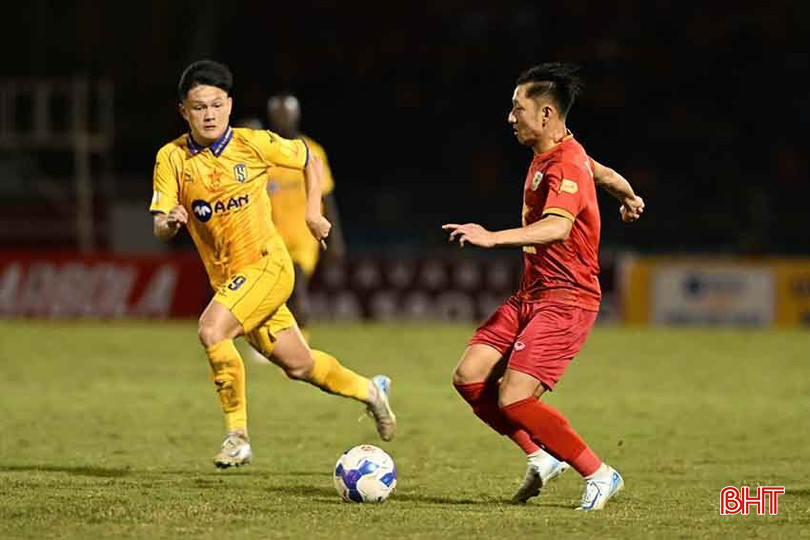 Trận derby xứ Nghệ kết thúc với tỷ số hòa 1-1. k1.jpg
