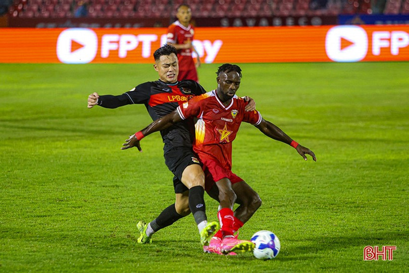 Joseph Onoja chơi ấn tượng trong ngày ra mắt đội bóng mới. image-9.jpg