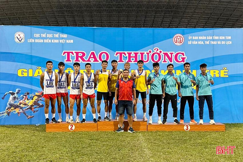 Các VĐV Hà Tĩnh giành HCV ở nội dung tiếp sức 4x100m nam đồng thời cũng phá kỷ lục quốc gia. Màu Cam Ảnh Sinh Nhật Bài đăng Facebook (850 x 567 px).jpg