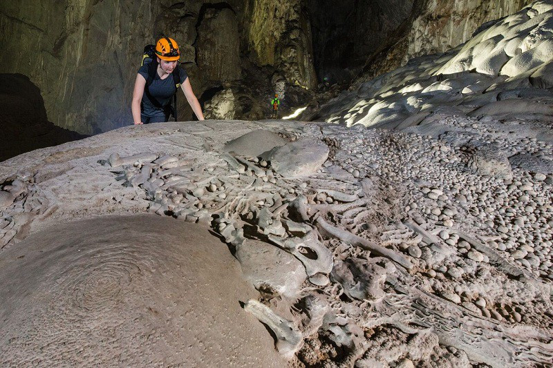 Ngất ngây với vẻ đẹp của “Bức tường Việt Nam” trong hang Sơn Đoòng