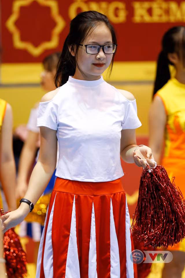 Chiêm ngưỡng dàn hoạt náo viên xinh đẹp của VTV Cup 2018