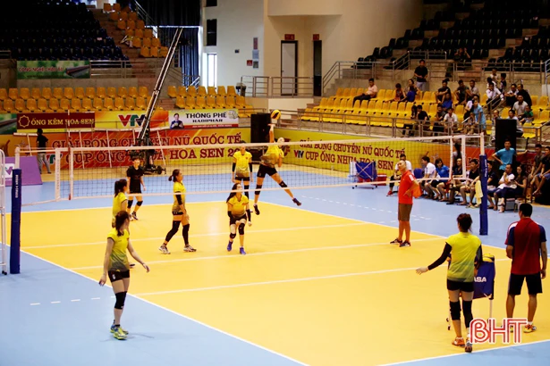 CLB Altay gặp ĐH Hokkaido mở màn VTV Cup 2018