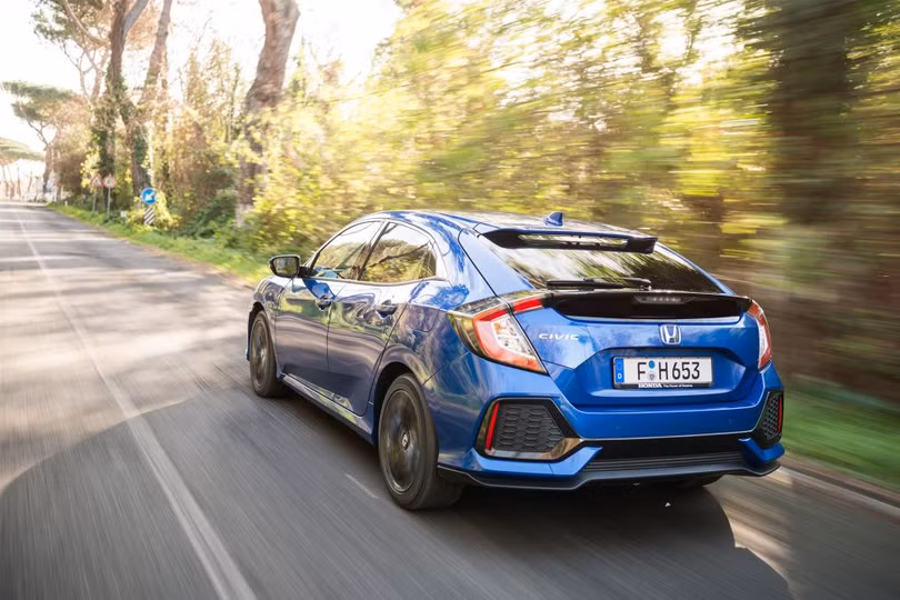 Honda Civic 2018 máy dầu và hộp số tự động 9 cấp ra mắt