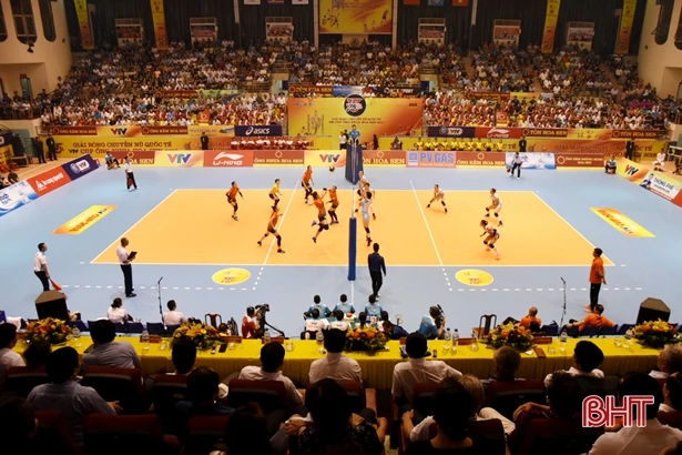 Thắng CLB Vân Nam 3-0, tuyển Việt Nam thể hiện sức mạnh ngày ra quân