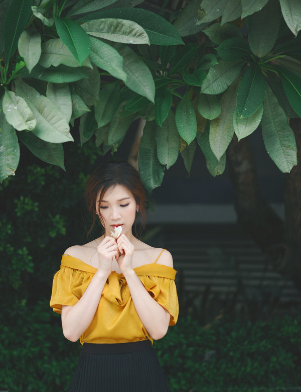 Hoa hậu Áo dài gợi ý chọn váy mềm mại đón thu