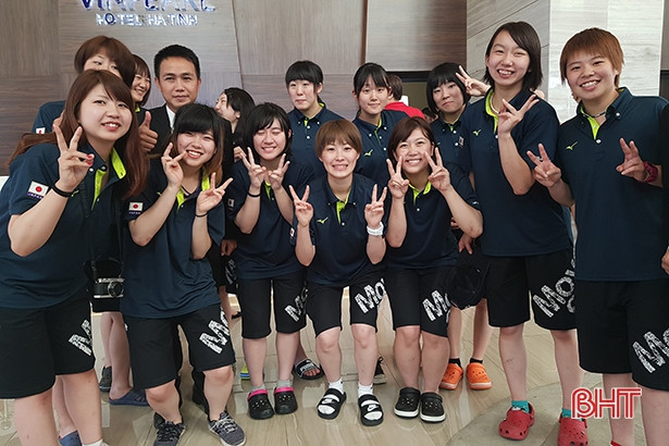 Các đội bóng tham dự Giải bóng chuyền VTV Cup 2018 luyện tập, làm quen sân thi đấu