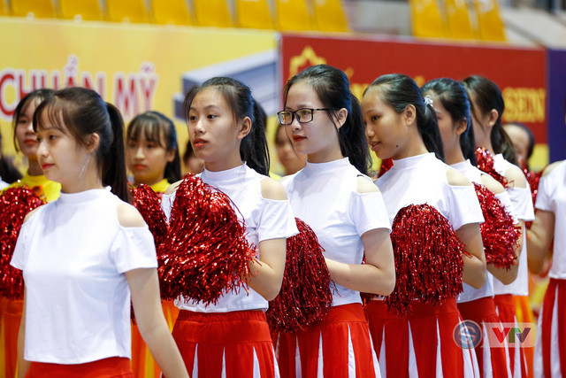 Chiêm ngưỡng dàn hoạt náo viên xinh đẹp của VTV Cup 2018
