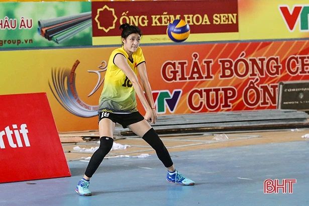 Các đội bóng tham dự Giải bóng chuyền VTV Cup 2018 luyện tập, làm quen sân thi đấu