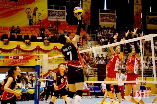 VTV Cup: ĐT nữ Việt Nam thắng ấn tượng trước Vân Nam - Trung Quốc