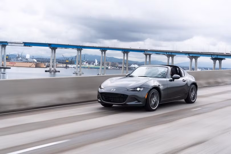 Mazda MX-5 2019 giá khởi điểm 24.914 USD
