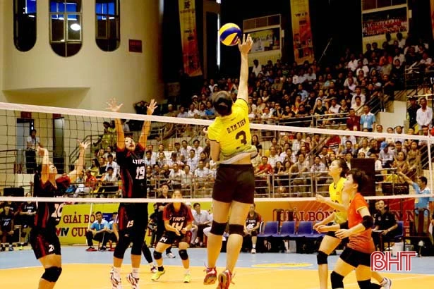 VTV Cup: ĐT nữ Việt Nam thắng ấn tượng trước Vân Nam - Trung Quốc