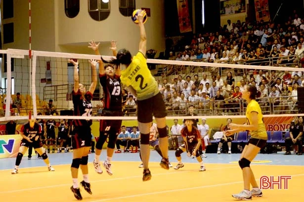 VTV Cup: ĐT nữ Việt Nam thắng ấn tượng trước Vân Nam - Trung Quốc