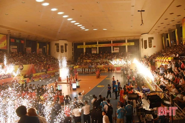 Khai mạc Giải bóng chuyền nữ quốc tế VTV Cup tại Hà Tĩnh