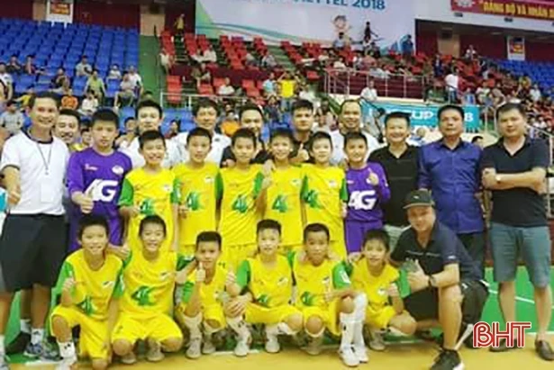 5 cầu thủ Hà Tĩnh cùng SLNA bảo vệ thành công ngôi vô địch U11 Quốc gia