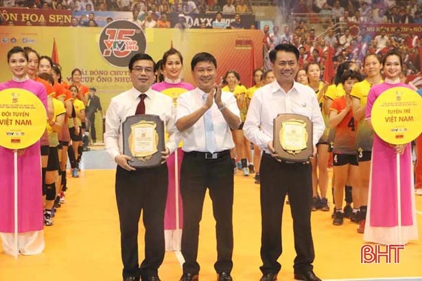 Khai mạc Giải bóng chuyền nữ quốc tế VTV Cup tại Hà Tĩnh