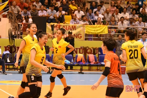 Các đội bóng dự VTV Cup ấn tượng với văn hóa Hà Tĩnh