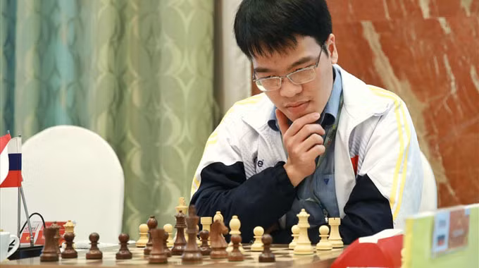 Quang Liêm xuất sắc hạ cao thủ Mỹ, lên top 4 giải Siêu đại kiện tướng