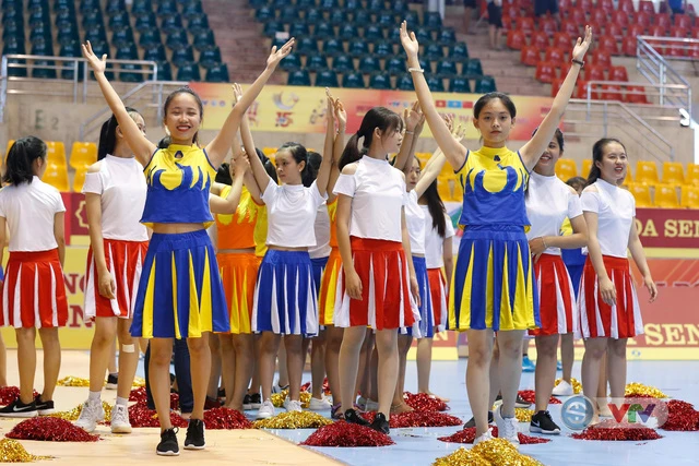 Chiêm ngưỡng dàn hoạt náo viên xinh đẹp của VTV Cup 2018