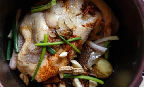 Luộc gà kiểu này thịt vừa mềm vừa thơm ngon khó cưỡng