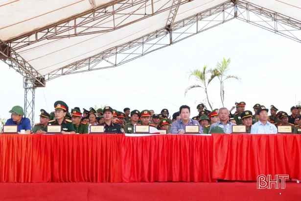 Hà Tĩnh diễn tập tình huống chống bạo loạn, gây rối và khủng bố