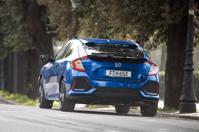 Honda Civic 2018 máy dầu và hộp số tự động 9 cấp ra mắt