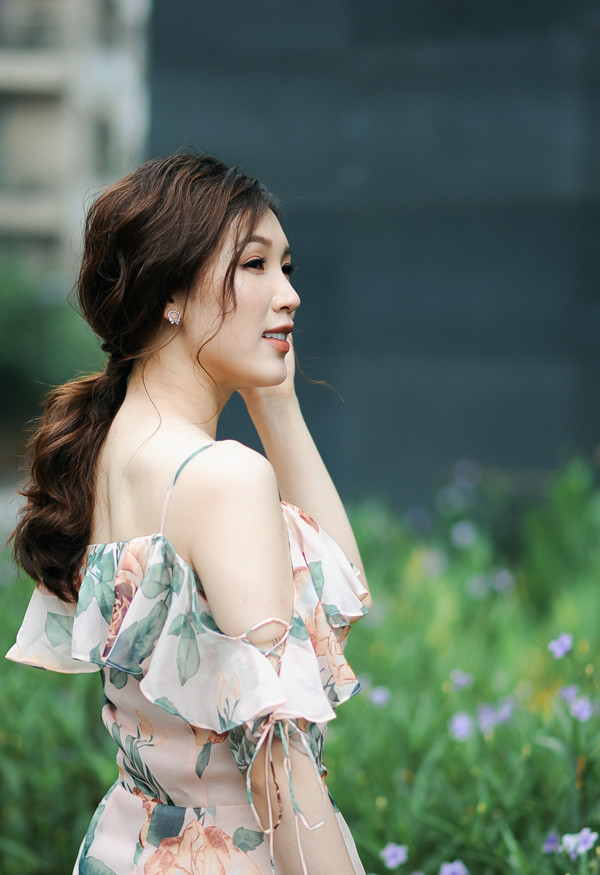 Hoa hậu Áo dài gợi ý chọn váy mềm mại đón thu