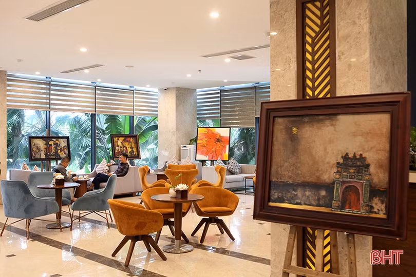 3 họa sỹ từ cố đô Huế mang “Sắc xuân” về với Hà Tĩnh