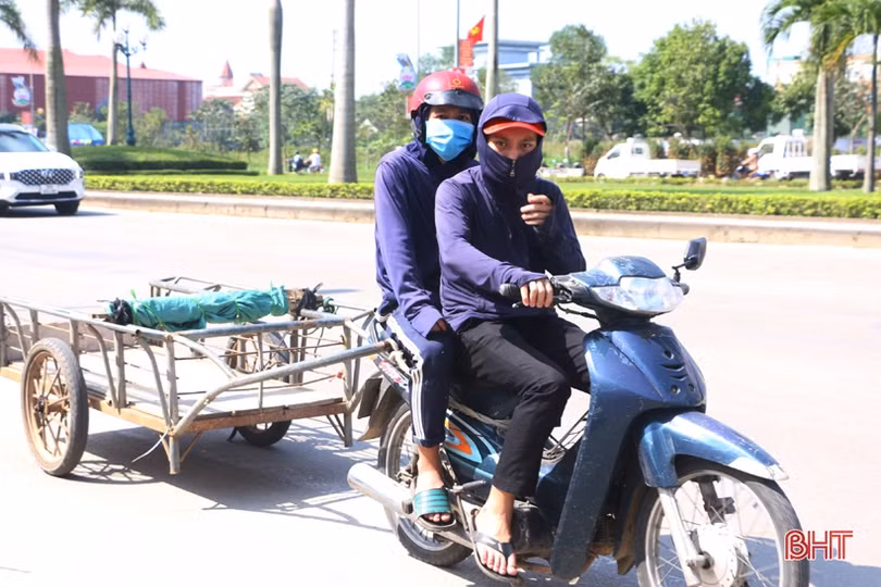 Nghề “chở tết về nhà” thu nhập khá những ngày cuối năm ở Hà Tĩnh