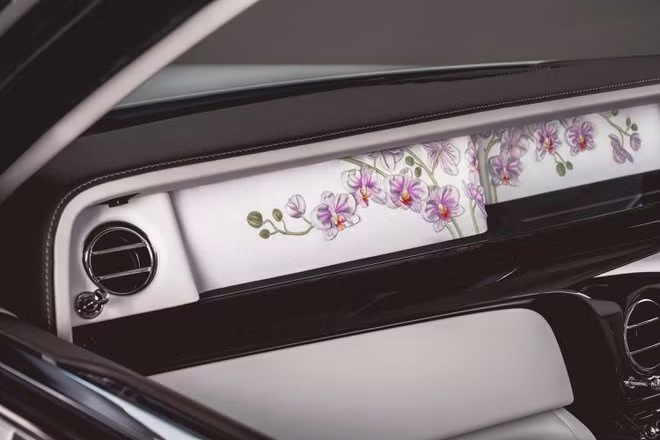 Chiếc Rolls-Royce Phantom đặc biệt lấy chủ đề từ hoa phong lan