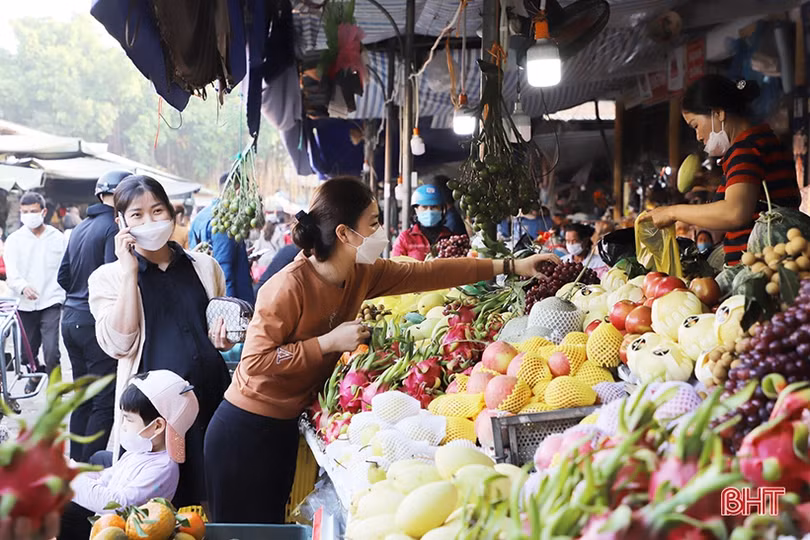 Người dân Hà Tĩnh sắm lễ cúng ông Công, ông Táo