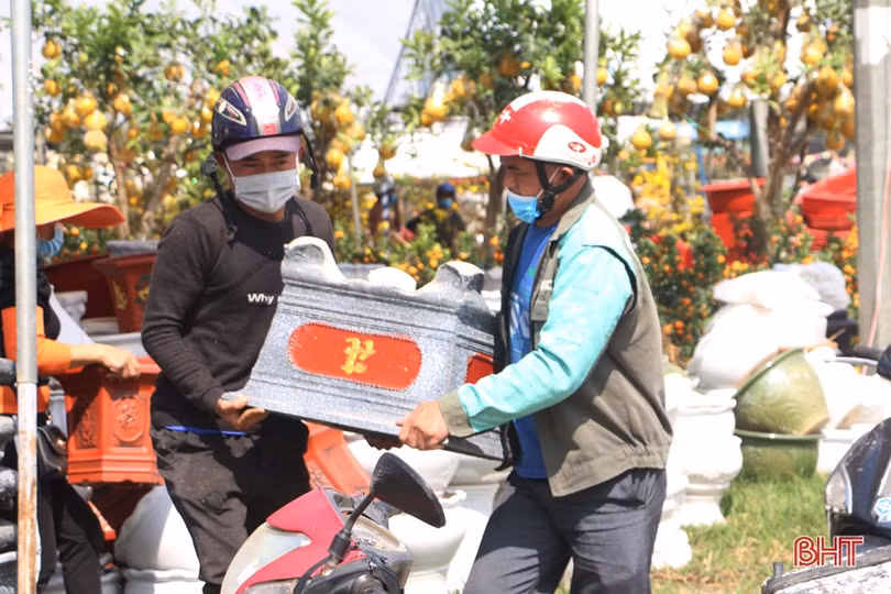 Nghề “chở tết về nhà” thu nhập khá những ngày cuối năm ở Hà Tĩnh