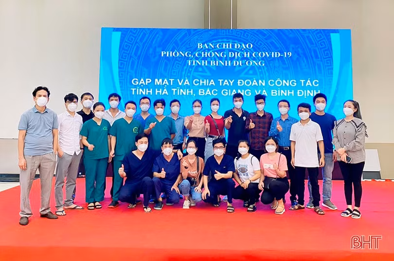 Bác sỹ Hà Tĩnh kể về những ngày giành sự sống cho F0 ở Bình Dương