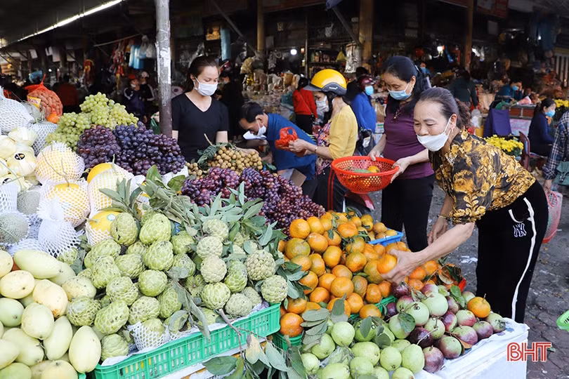 Người dân Hà Tĩnh sắm lễ cúng ông Công, ông Táo