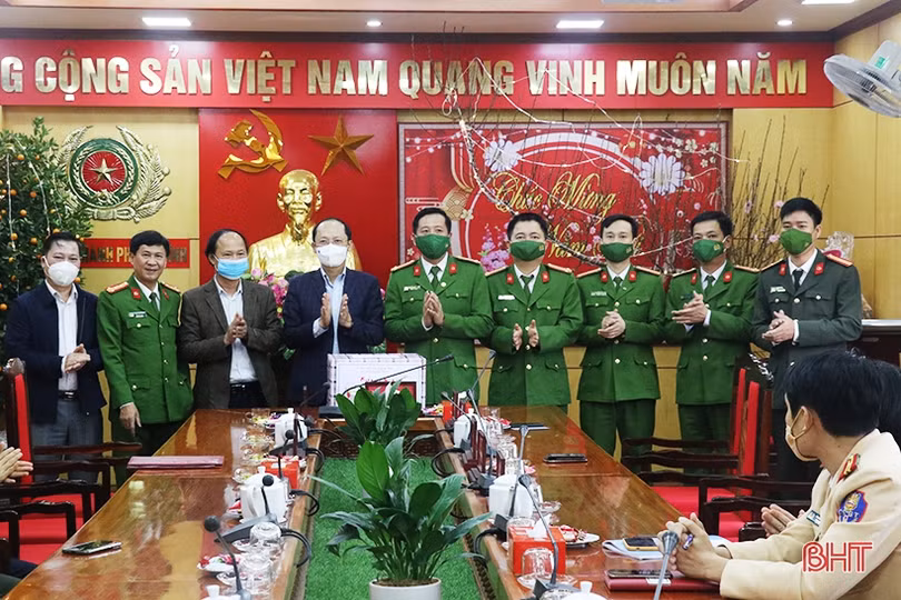 Đảm bảo an ninh trật tự, an toàn giao thông cho Nhân dân vui tết, đón xuân
