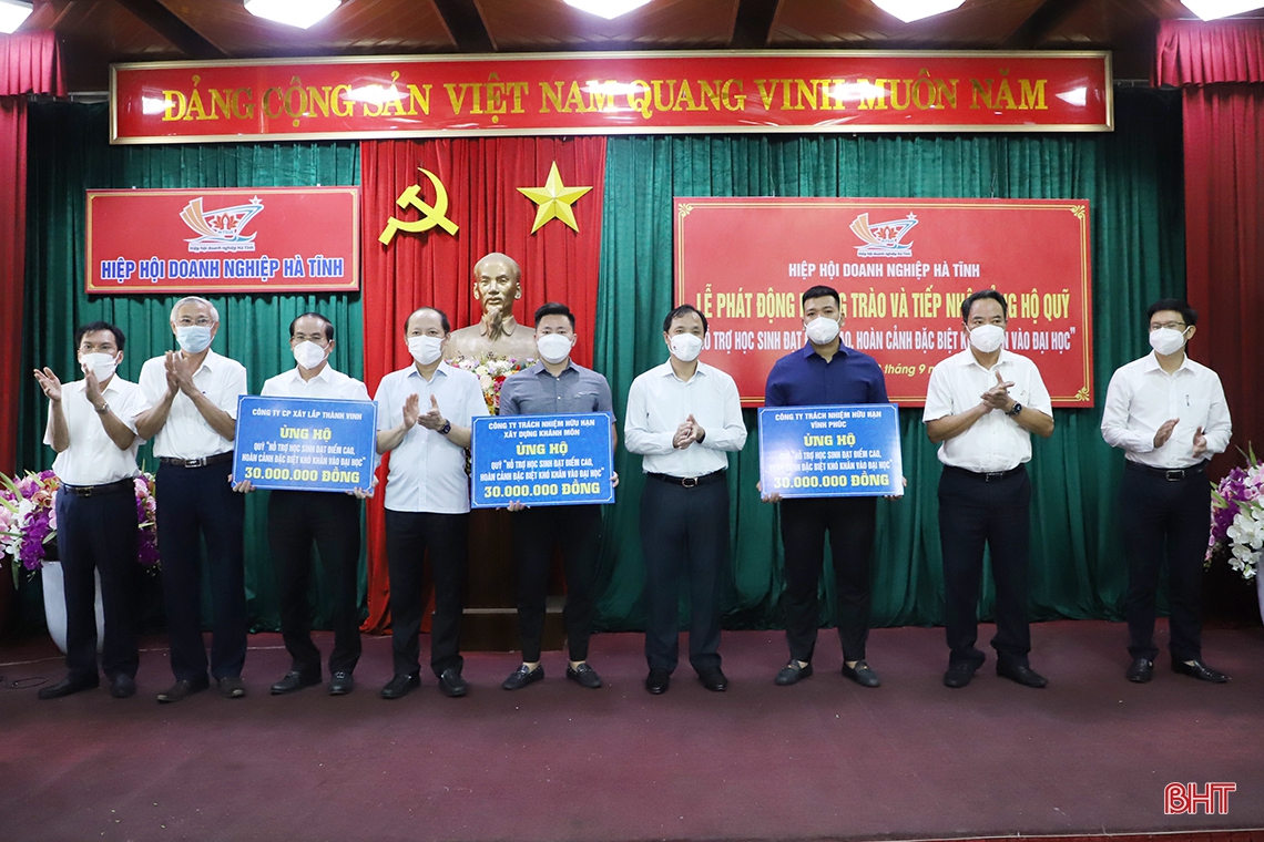 Hiệp hội Doanh nghiệp Hà Tĩnh phát động ủng hộ Quỹ Hỗ trợ học sinh đạt điểm cao, hoàn cảnh đặc biệt khó khăn vào đại học”