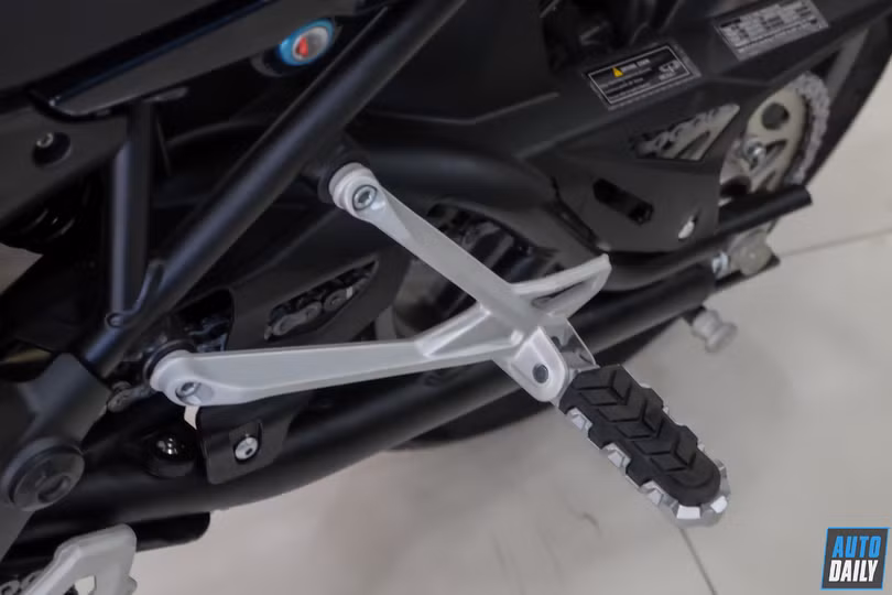 Cận cảnh Benelli TRK 502 2020 đầu tiên tại Việt Nam