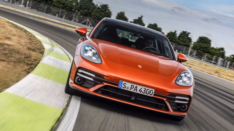 Porsche Panamera 2021 nâng cấp động cơ và công nghệ