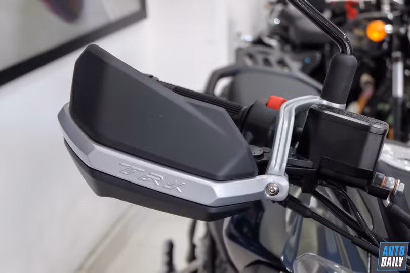 Cận cảnh Benelli TRK 502 2020 đầu tiên tại Việt Nam