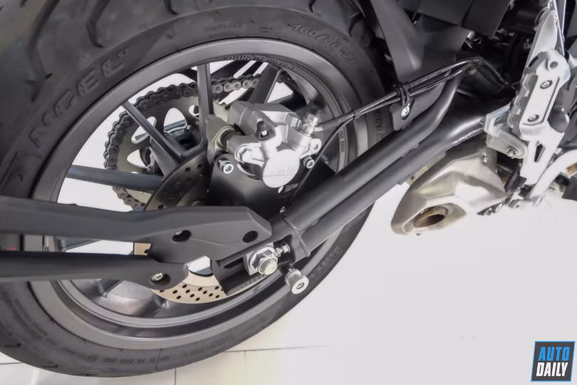 Cận cảnh Benelli TRK 502 2020 đầu tiên tại Việt Nam