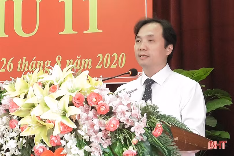 HĐND huyện Đức Thọ bầu các chức danh Chủ tịch HĐND và Chủ tịch, Phó Chủ tịch UBND huyện