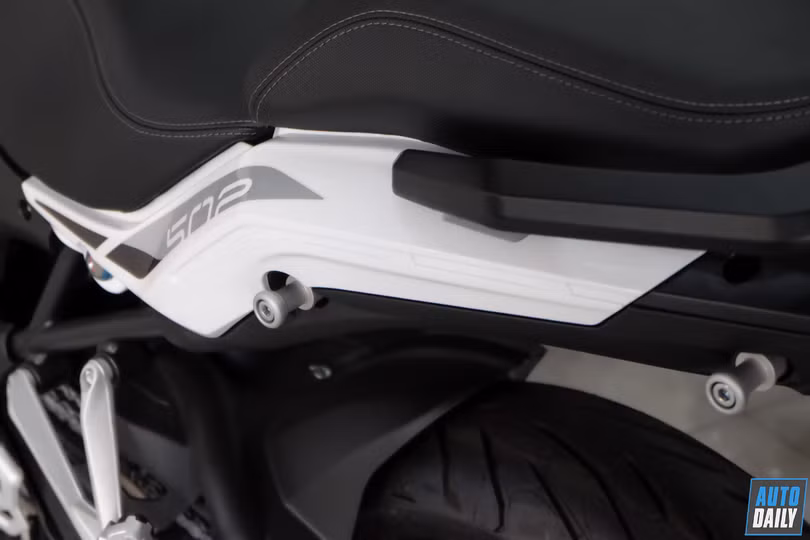 Cận cảnh Benelli TRK 502 2020 đầu tiên tại Việt Nam