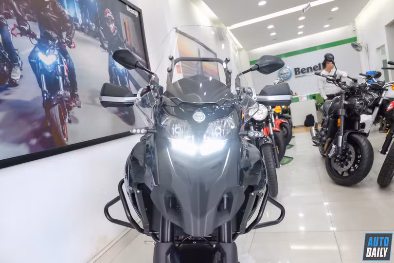Cận cảnh Benelli TRK 502 2020 đầu tiên tại Việt Nam