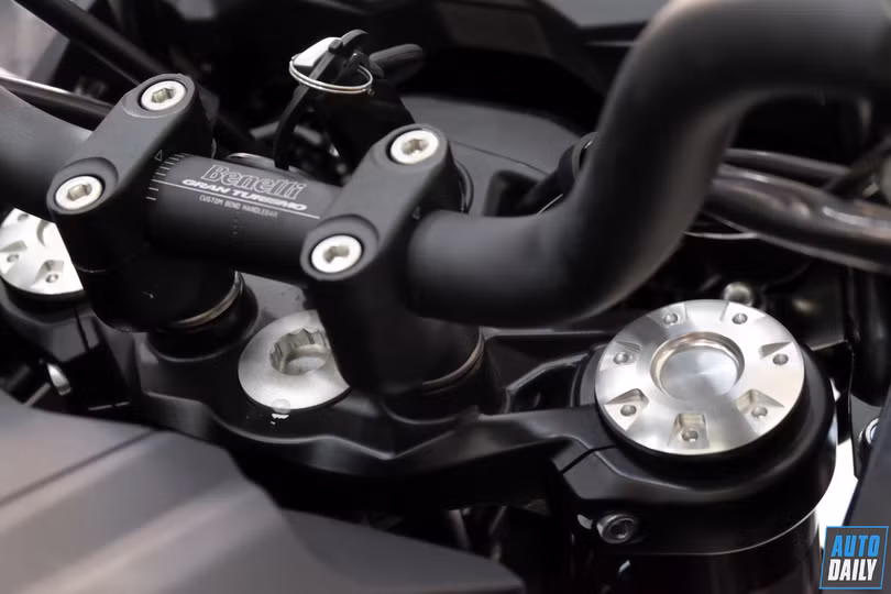 Cận cảnh Benelli TRK 502 2020 đầu tiên tại Việt Nam